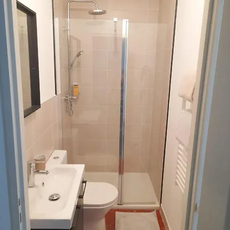 Bright And Modern 3-bedroom Apartment, 90m2 With Air Condition, In Beziers