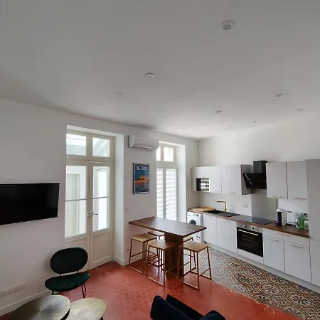 Lejlighed Bright And Modern 3-bedroom Apartment, 90m2 With Air Condition, In *