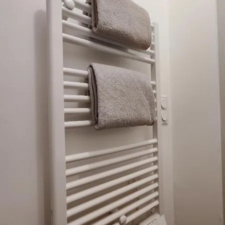 Apartment Bright And Modern 3-bedroom Apartment, 90m2 With Air Condition, In *