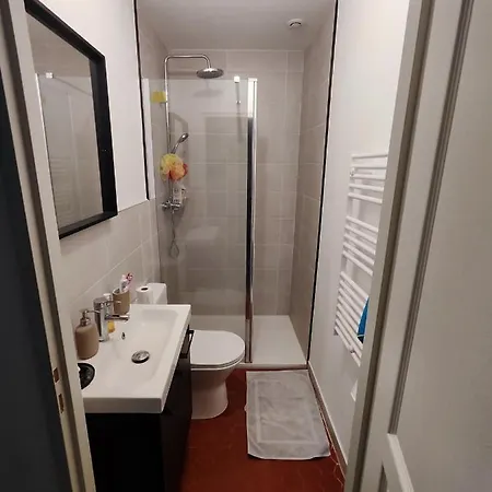 Lejlighed Bright And Modern 3-bedroom Apartment, 90m2 With Air Condition, In Béziers