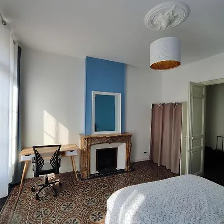 Apartment Bright And Modern 3-bedroom Apartment, 90m2 With Air Condition, In