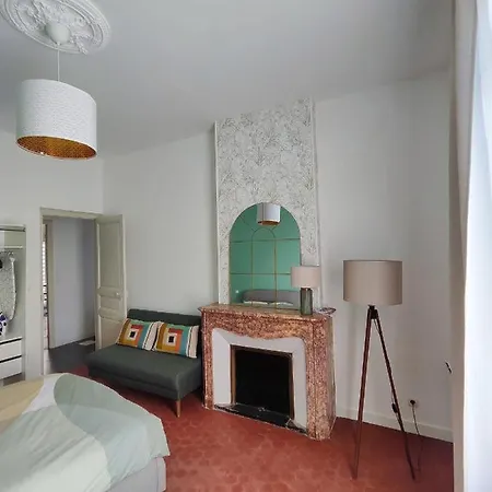 Bright And Modern 3-bedroom Apartment, 90m2 With Air Condition, In Lejlighed Béziers